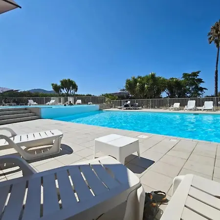 La Citadelle, Jolie Vue , Piscine